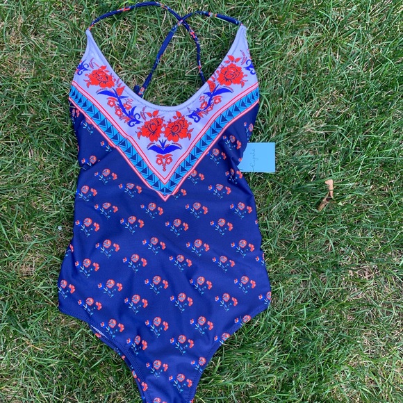 NWT Cupshe one piece swimsuit. Size Small. - Picture 3 of 6
